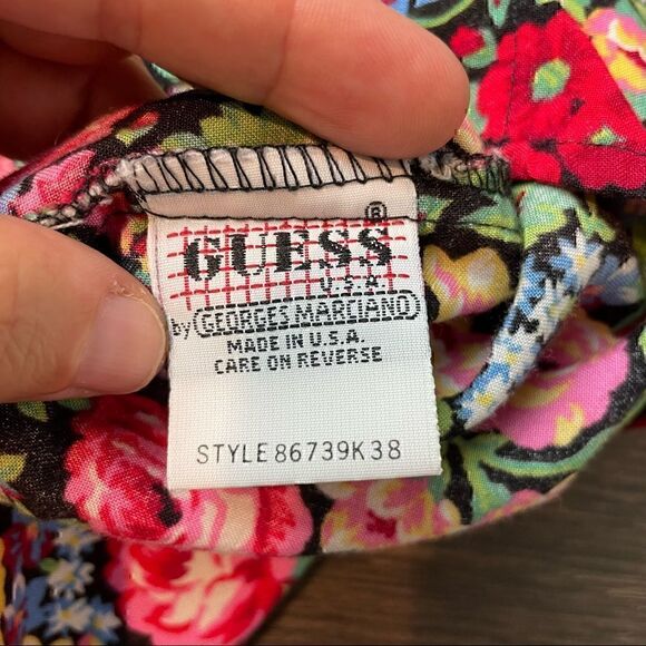 Vintage GUESS Floral Button Down Top - Picture 8 of 9